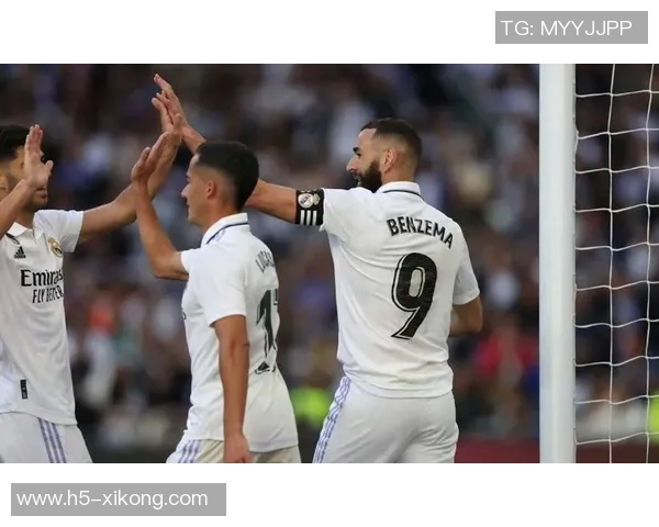 水晶宫追逐19岁荷兰新星斯米特面临曼联皇马强劲竞争