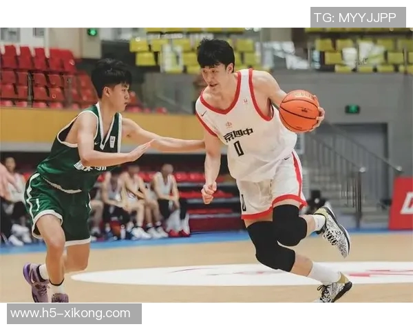 刘颜诚表现出色5投2中贡献5分3篮板1助攻助力球队胜利