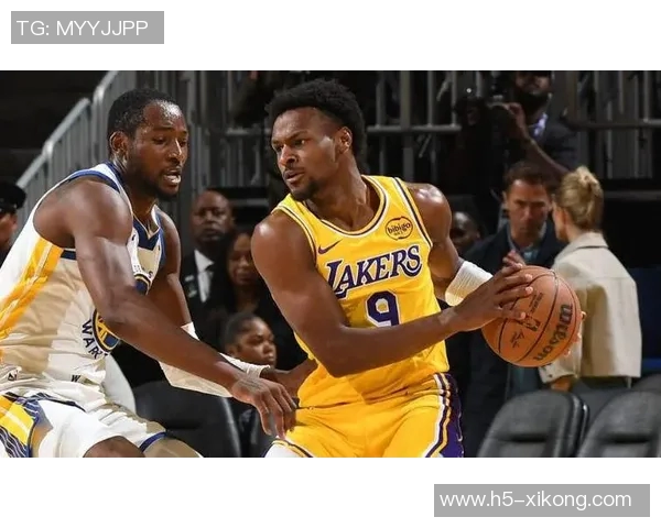 夸梅直言布朗尼在大学表现平平不及部分高中球员的潜力与实力 夸梅直言布朗尼在大学表现平平不及部分高中球员的潜力与实力