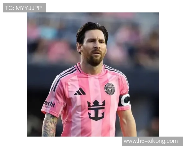 梅西在补时阶段单刀突袭被迅速回追的防守球员成功破坏