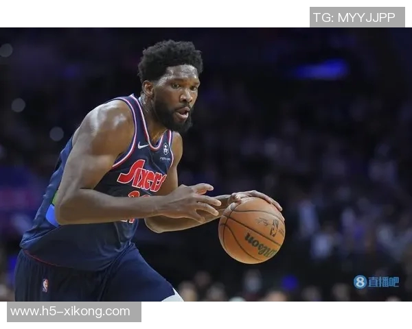 恩比德虽坐板凳却见证队友逆转精彩时刻贡献25分7篮板5助攻致敬登哥