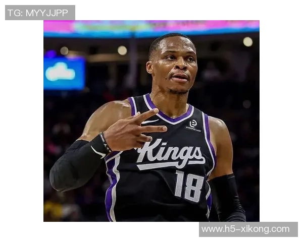 爱德华兹第三节火力全开独得17分威少助攻表现不俗贡献7分