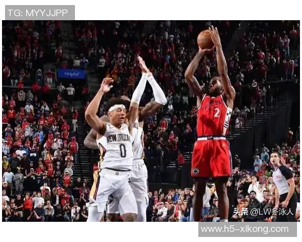 鲍威尔高效表现28分正负值15却未能带队获胜令人唏嘘 鲍威尔高效表现28分正负值15却未能带队获胜令人唏嘘