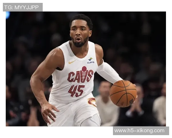 米切尔上半场状态低迷仅得6分球队遭遇严防表现不佳需调整策略